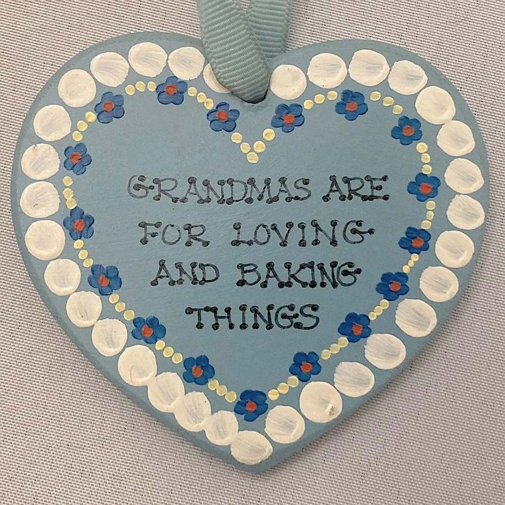 💘 Vintage Hand-painted Floral Wooden Heart Grandma Gift Christmas Ornament